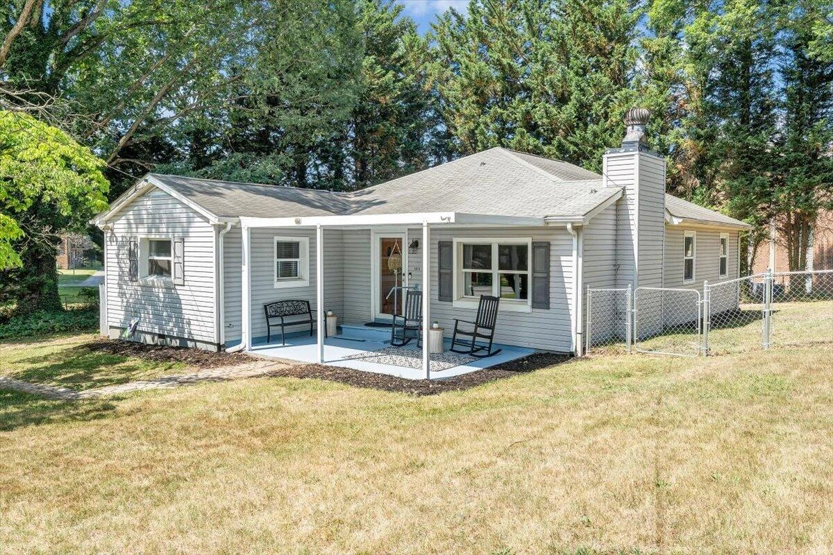 105 Barnett RD - Photo 3