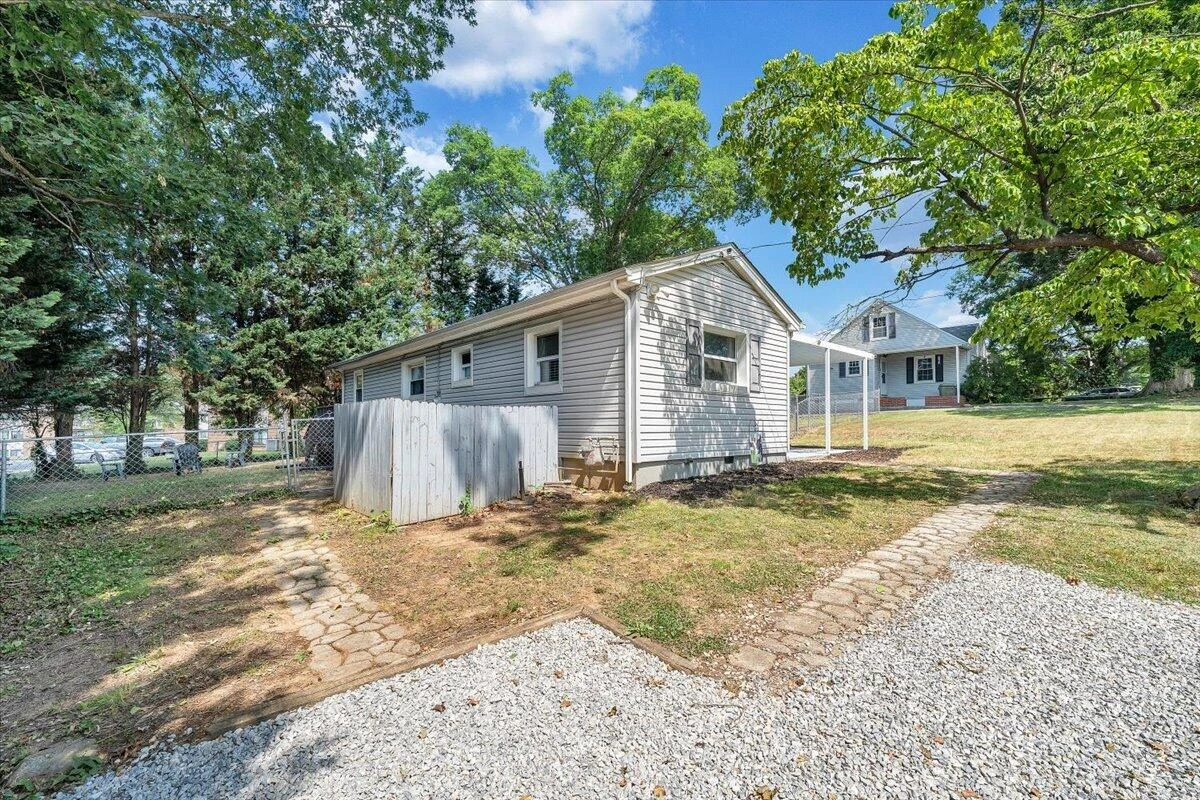 105 Barnett RD - Photo 40