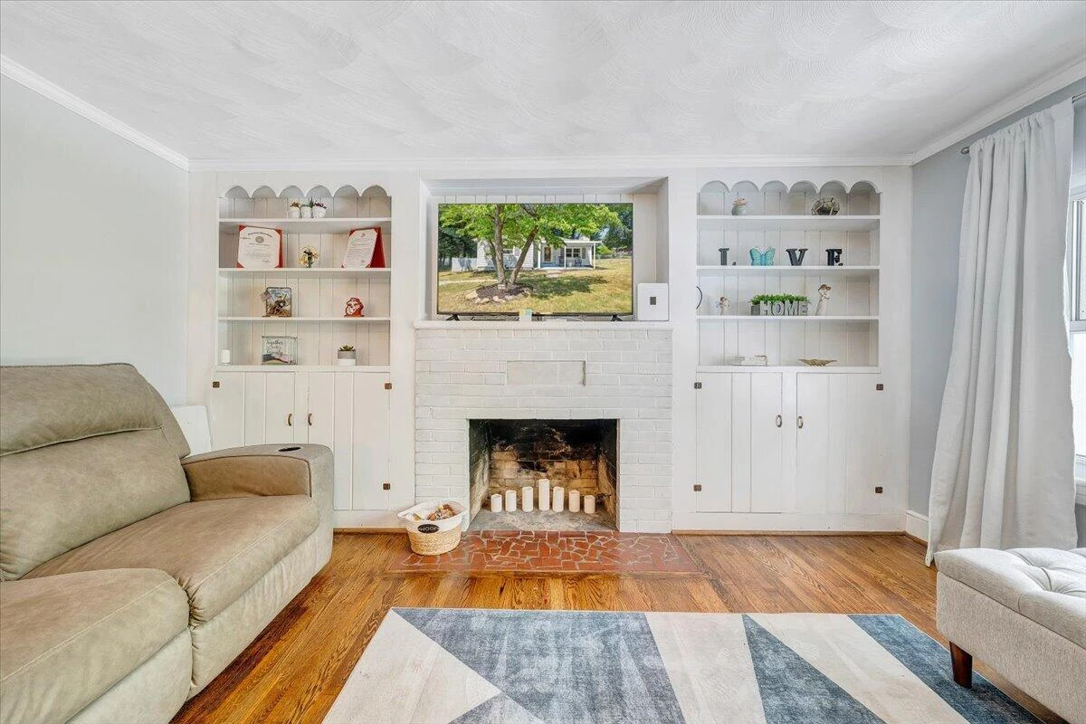 105 Barnett RD - Photo 8