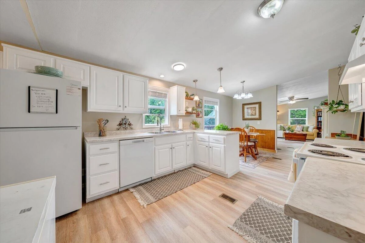 174 Log Cabin CIR - Photo 17