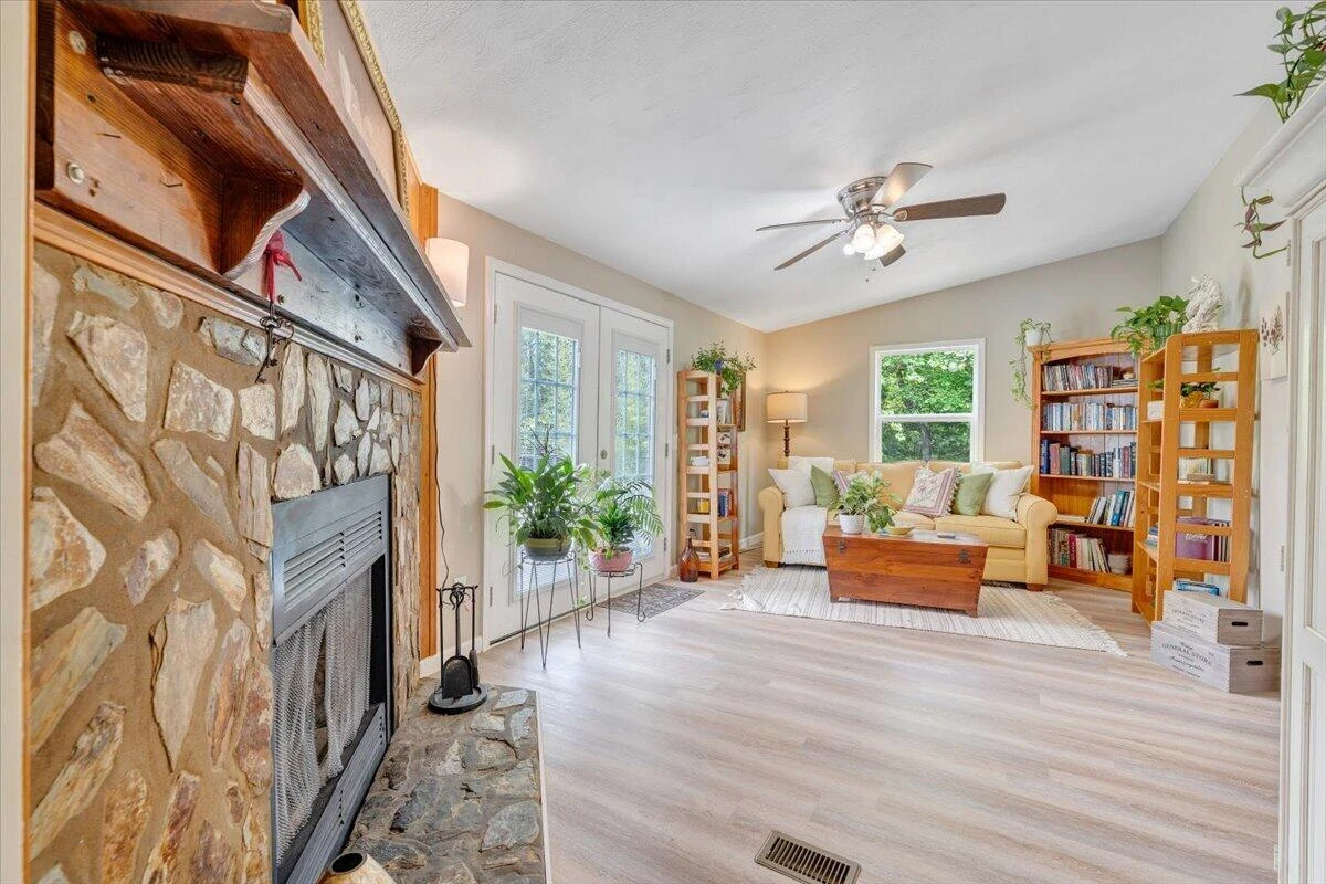 174 Log Cabin CIR - Photo 21