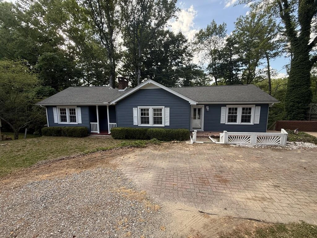 407 Ridgewood RD