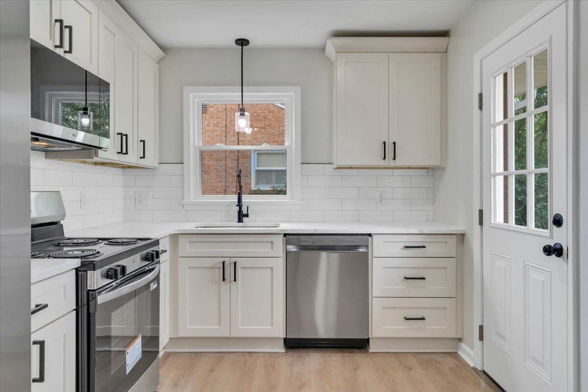 1415 Haydon ST - Photo 13