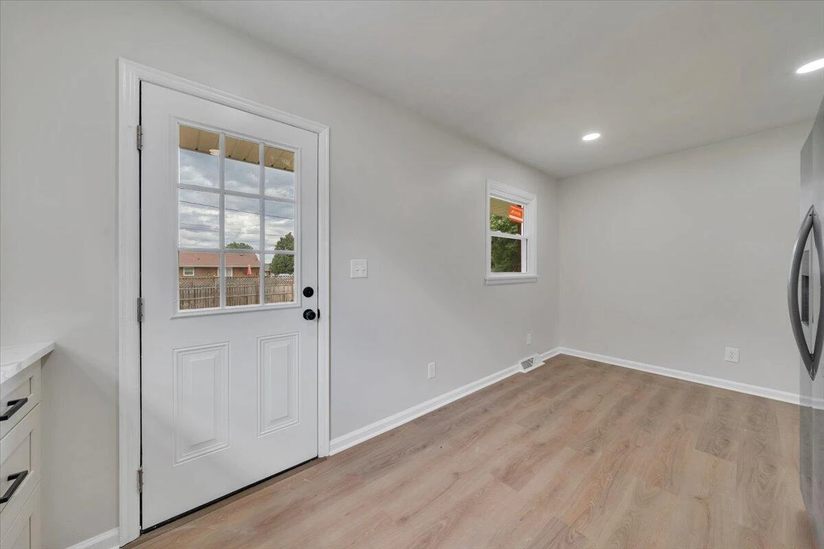 1415 Haydon ST - Photo 15
