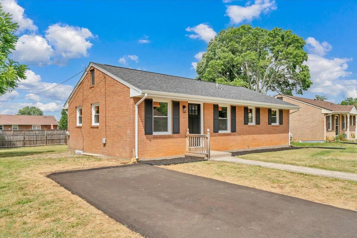 1415 Haydon ST - Photo 2