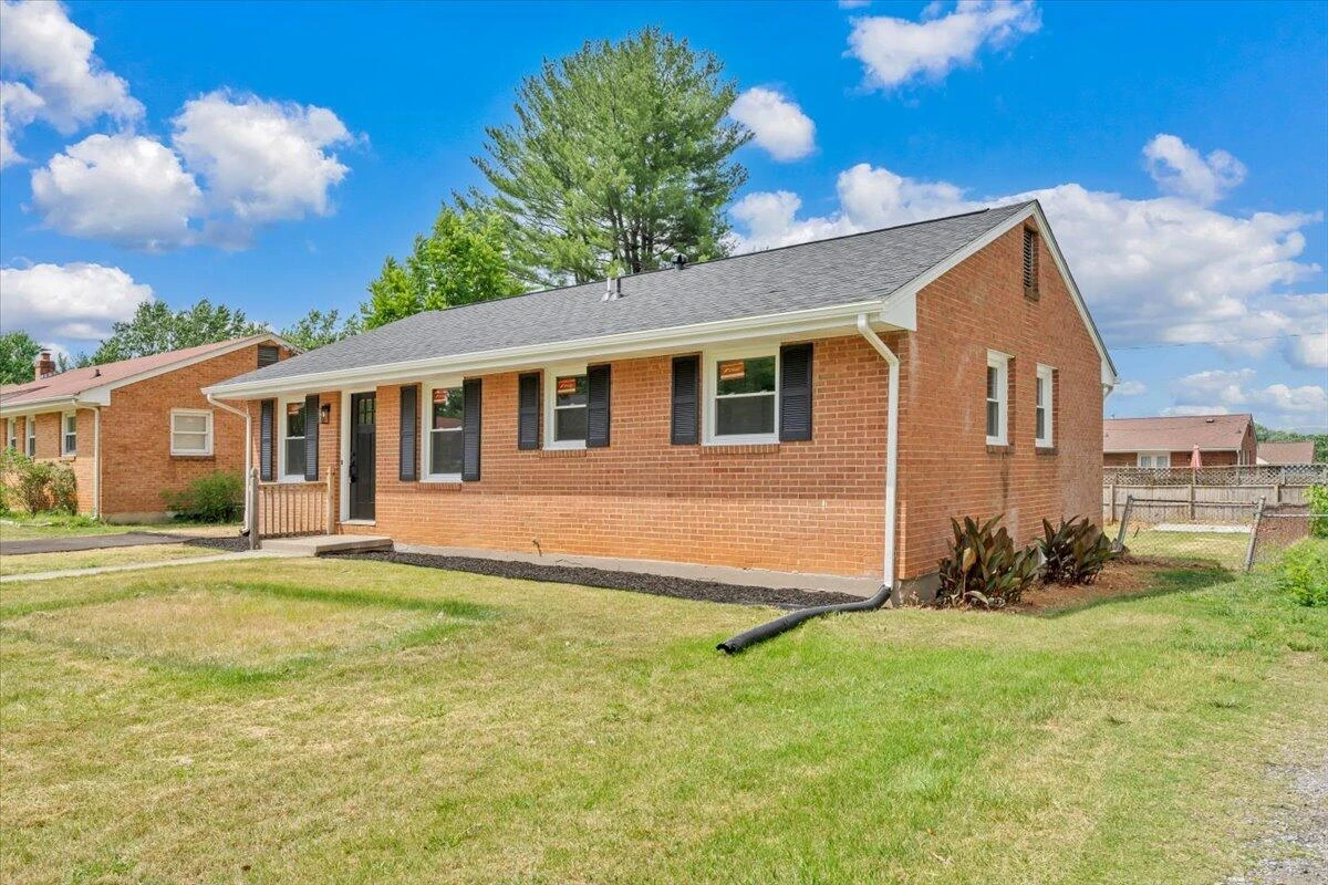 1415 Haydon ST - Photo 3