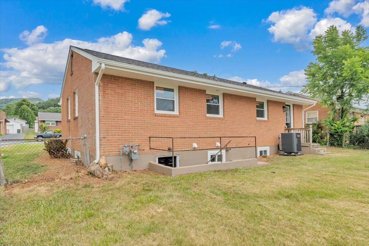 1415 Haydon ST - Photo 41