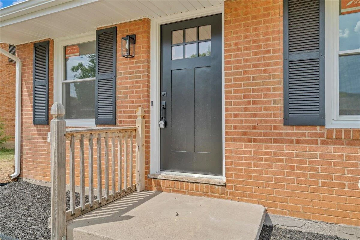1415 Haydon ST - Photo 5