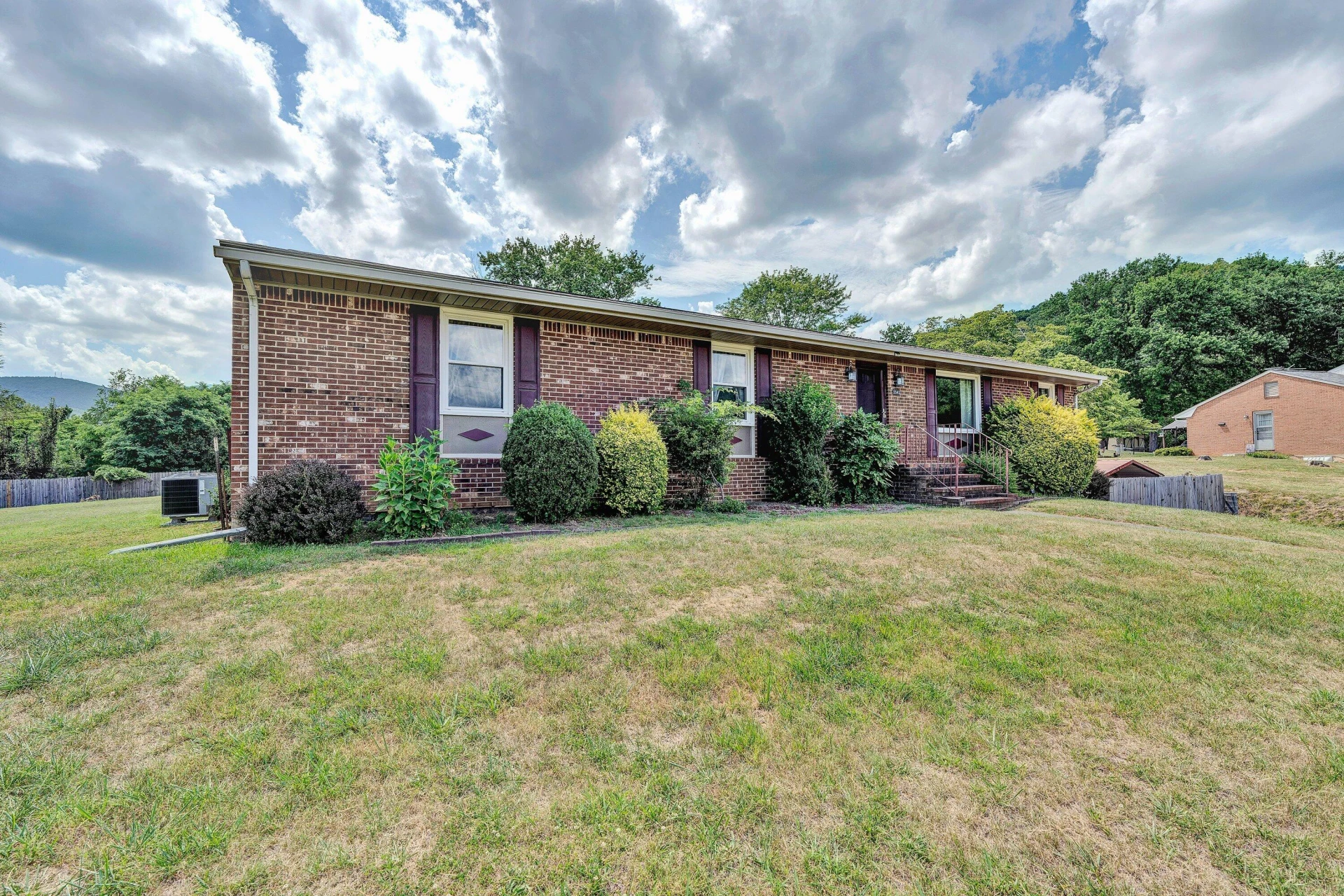 5543 Country LN - Photo 2