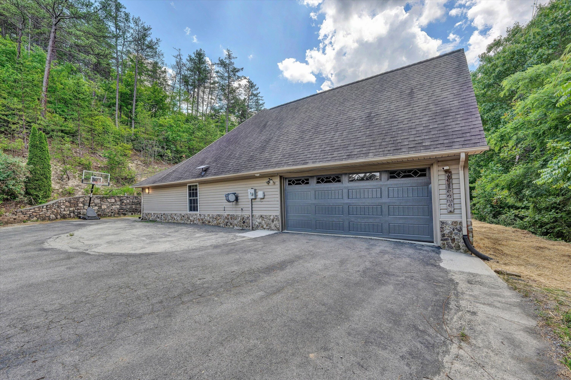 3075 Creekside DR - Photo 7