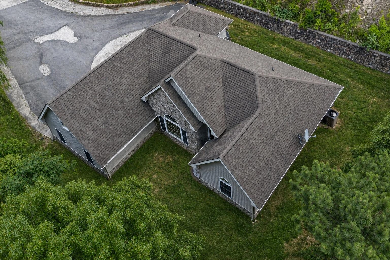 3075 Creekside DR - Photo 2