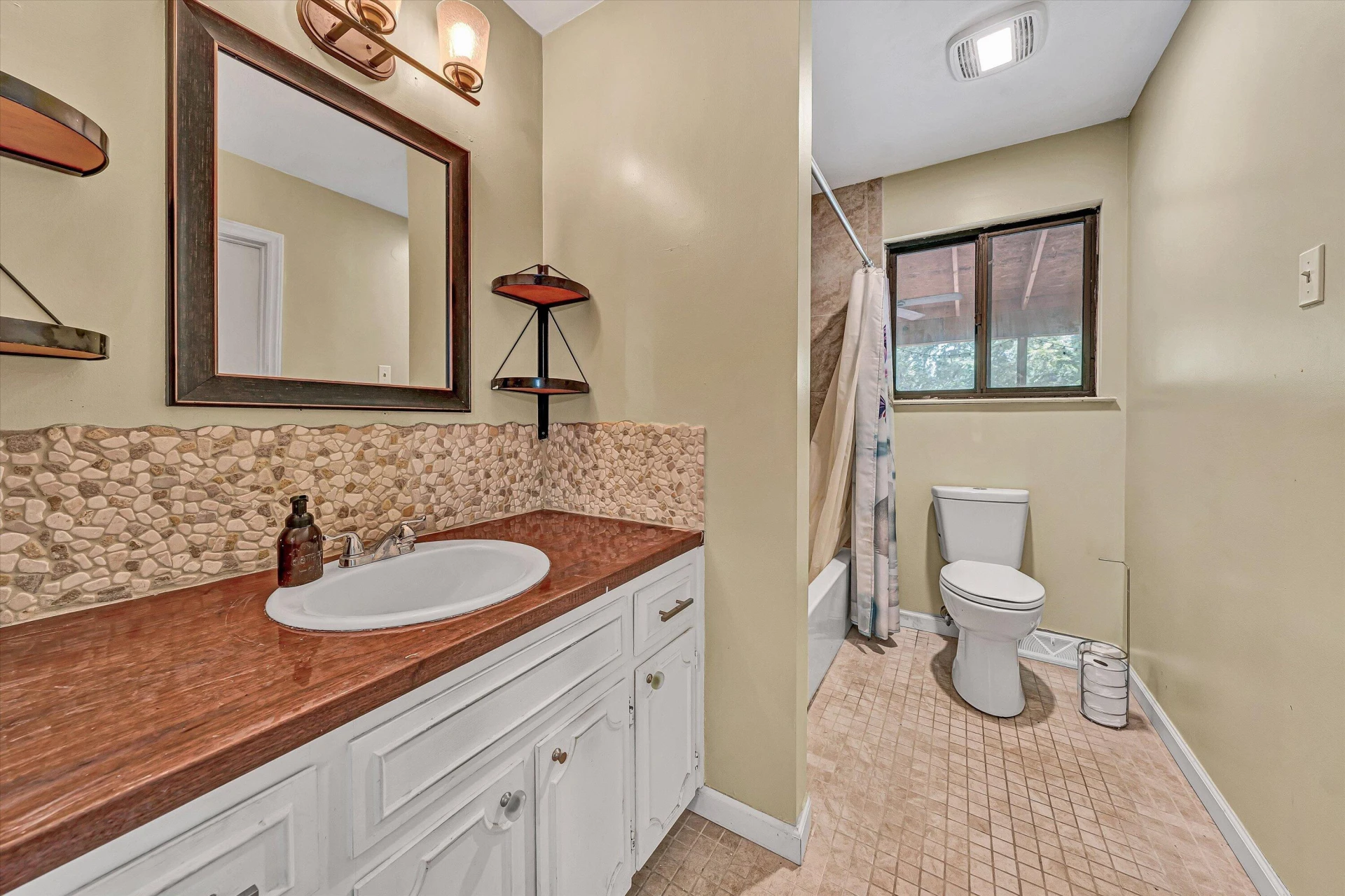 4064 Crawford RD - Photo 14