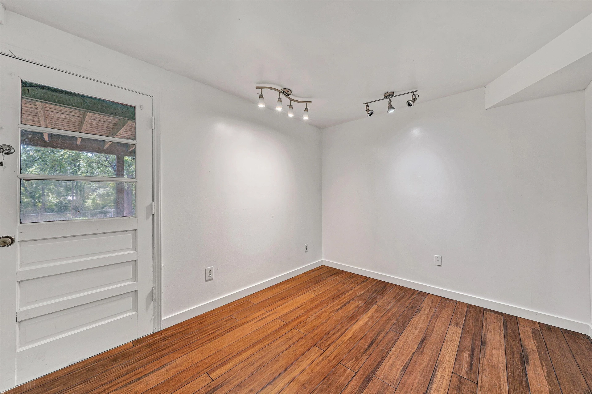 4064 Crawford RD - Photo 24