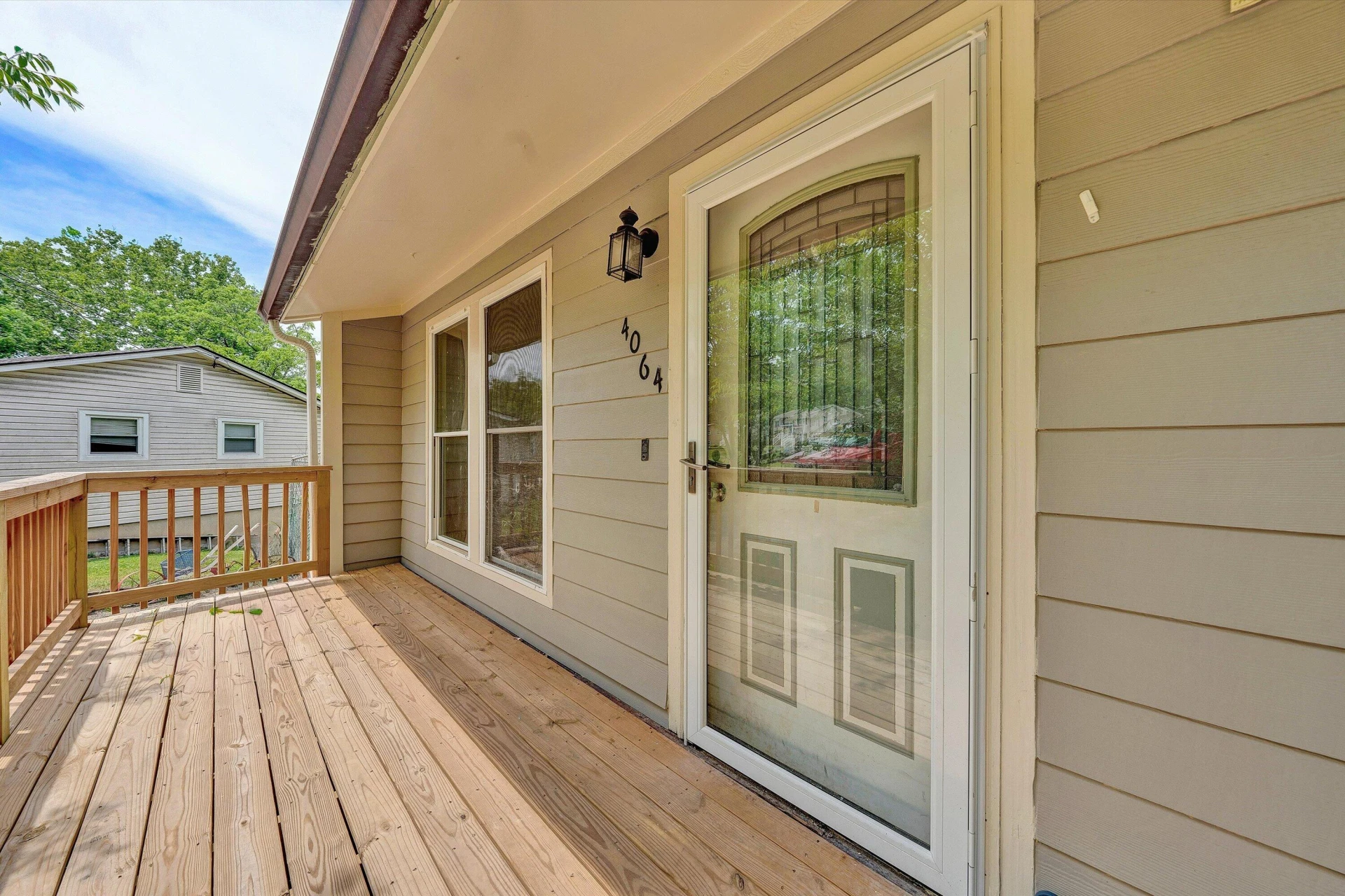 4064 Crawford RD - Photo 3