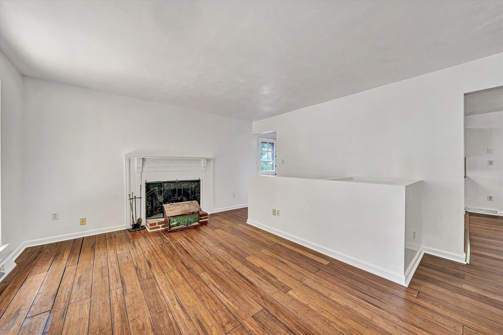 4064 Crawford RD - Photo 5