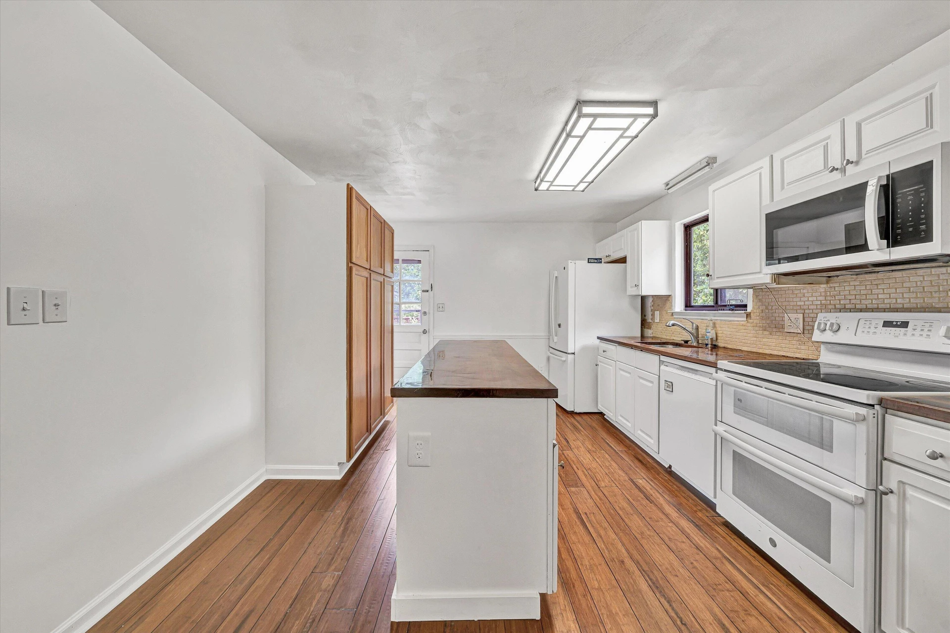 4064 Crawford RD - Photo 7