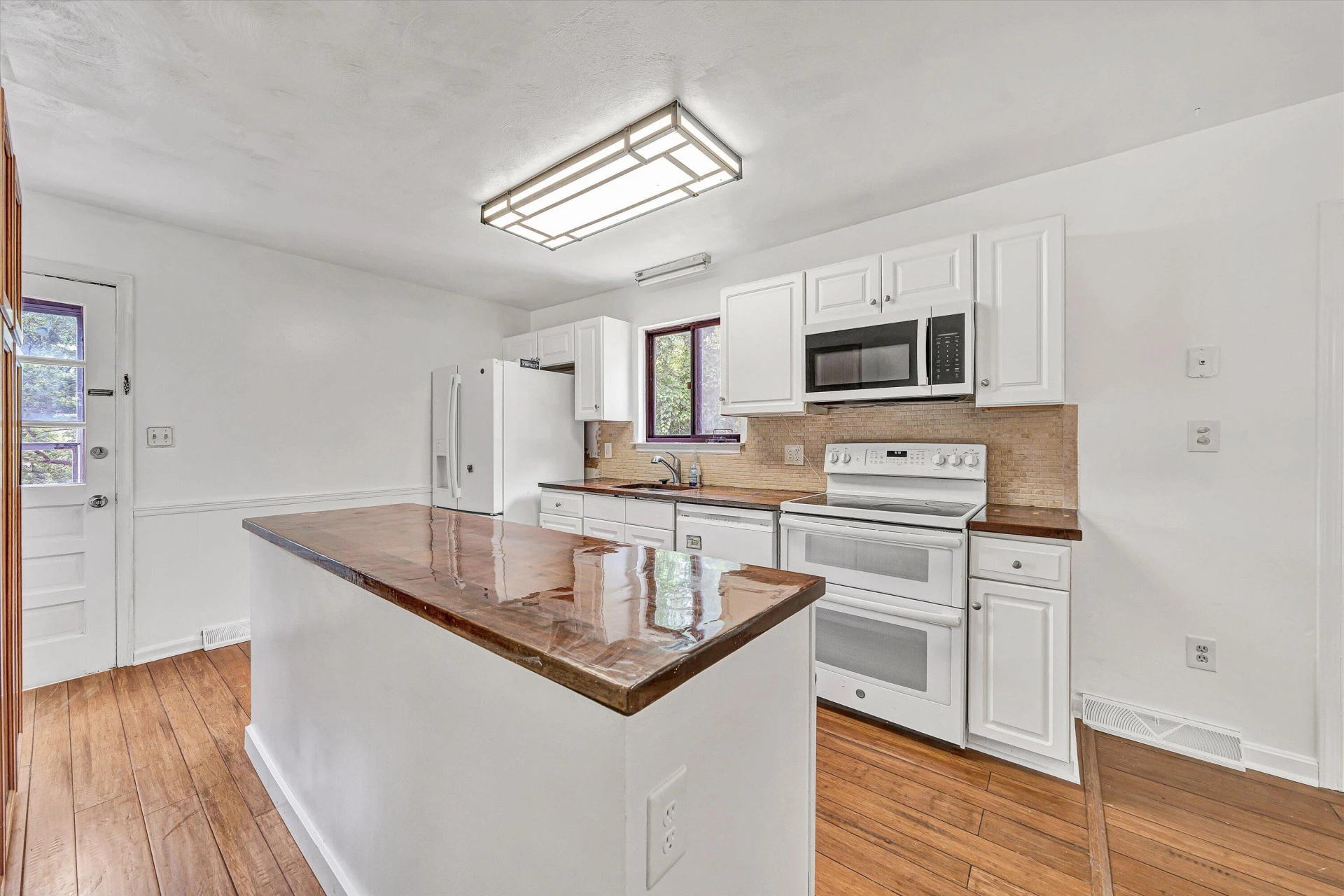 4064 Crawford RD - Photo 8