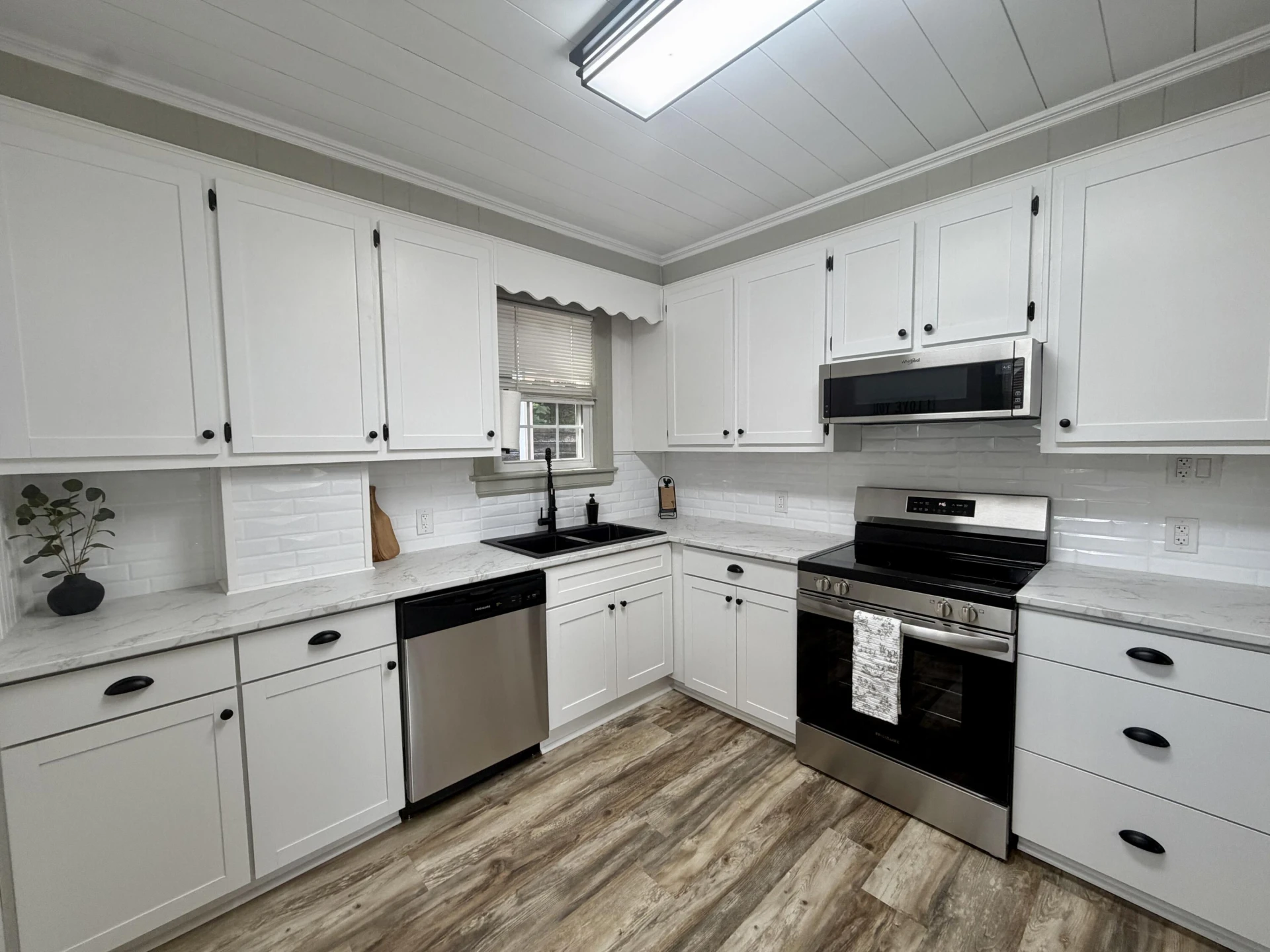2901 Riverside DR - Photo 20