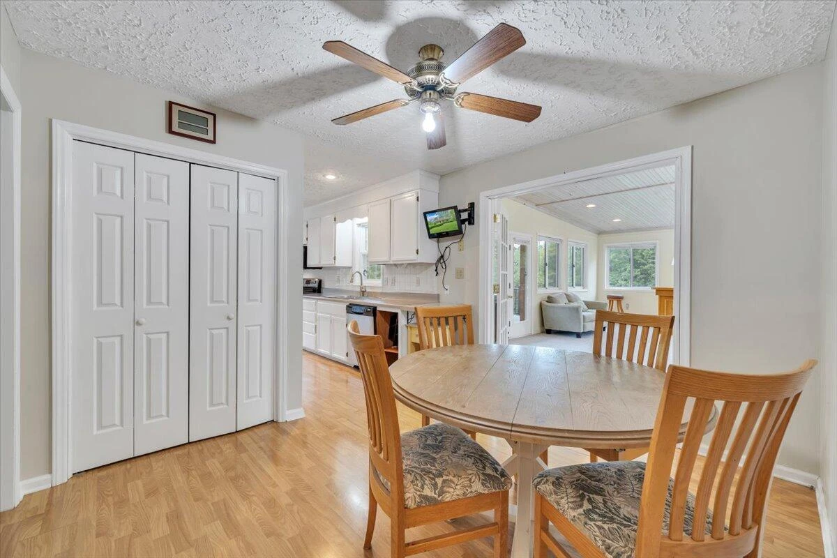 420 Juniper RD - Photo 5