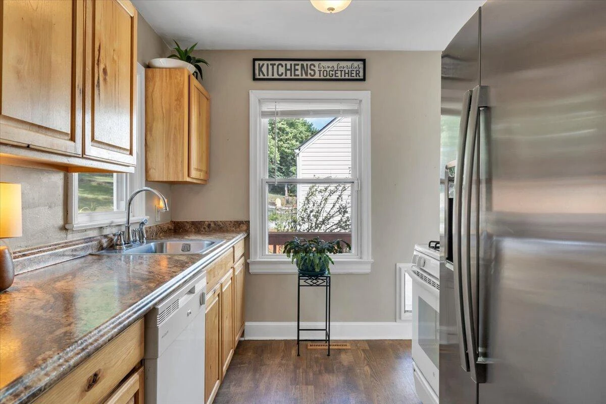 2713 Lansing DR SW - Photo 14