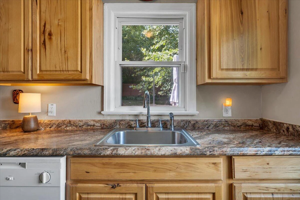 2713 Lansing DR SW - Photo 15