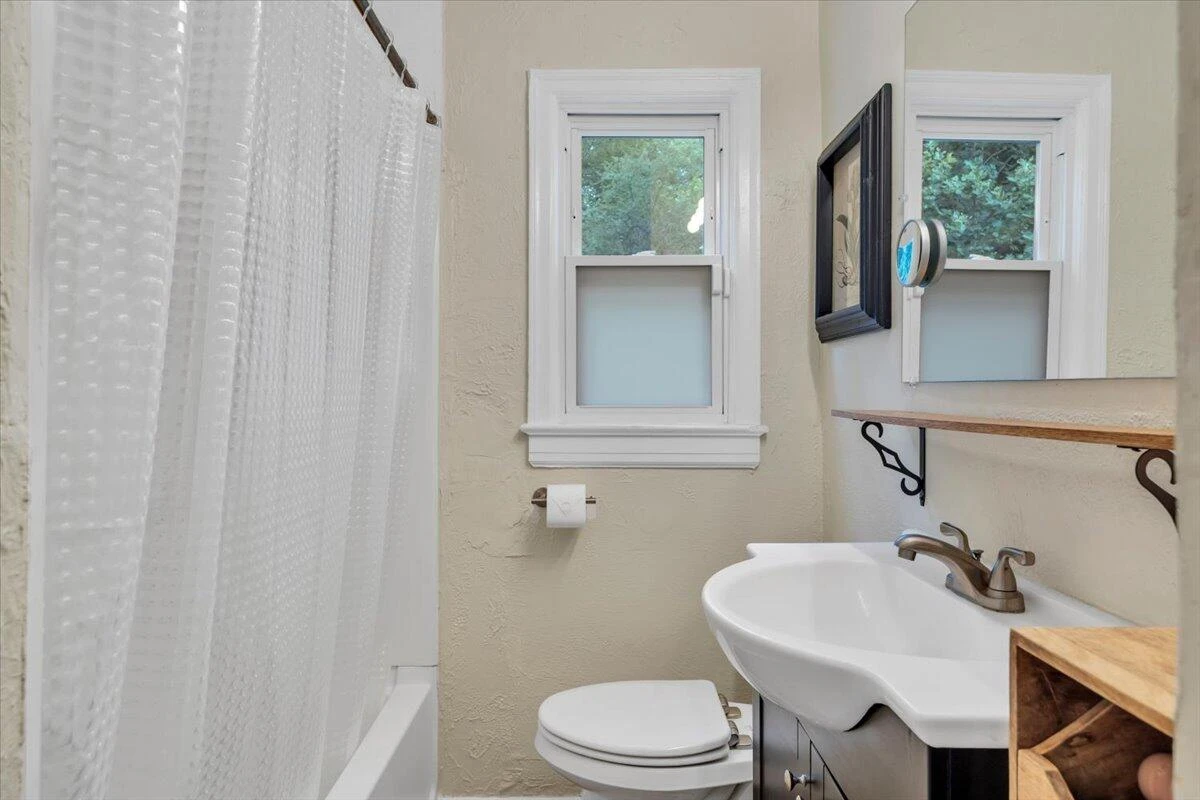 2713 Lansing DR SW - Photo 22