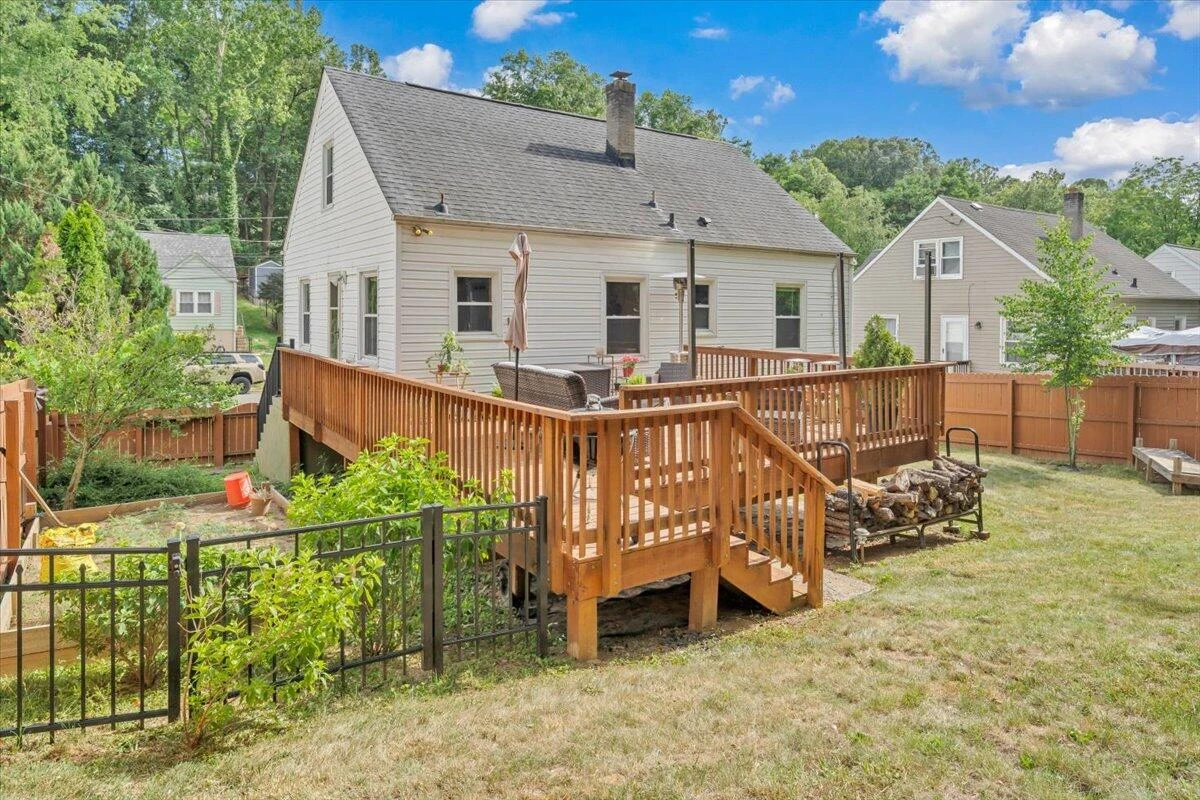 2713 Lansing DR SW - Photo 35