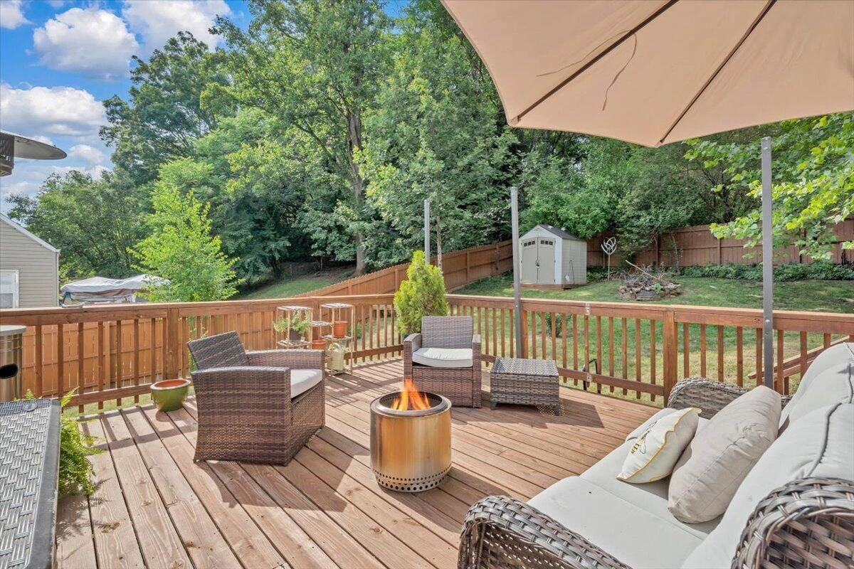 2713 Lansing DR SW - Photo 6