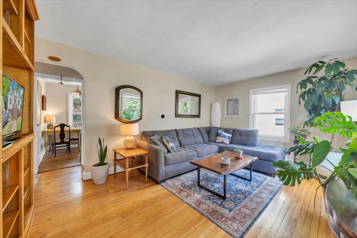 2713 Lansing DR SW - Photo 9