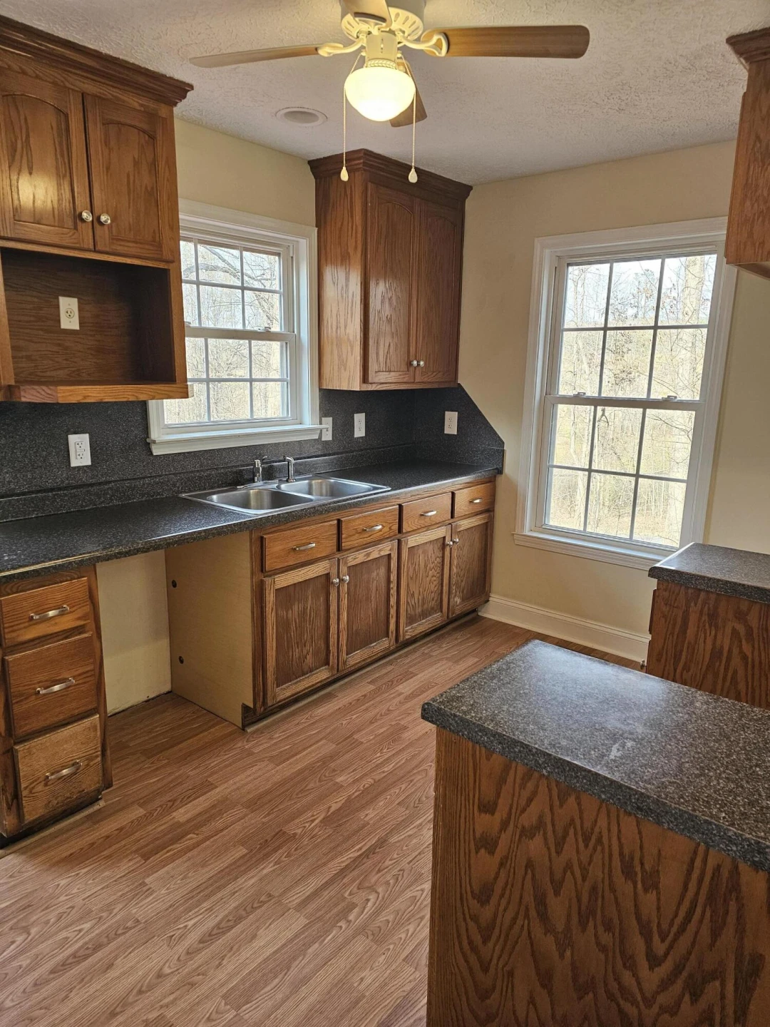 21 Berkeley LN - Photo 12