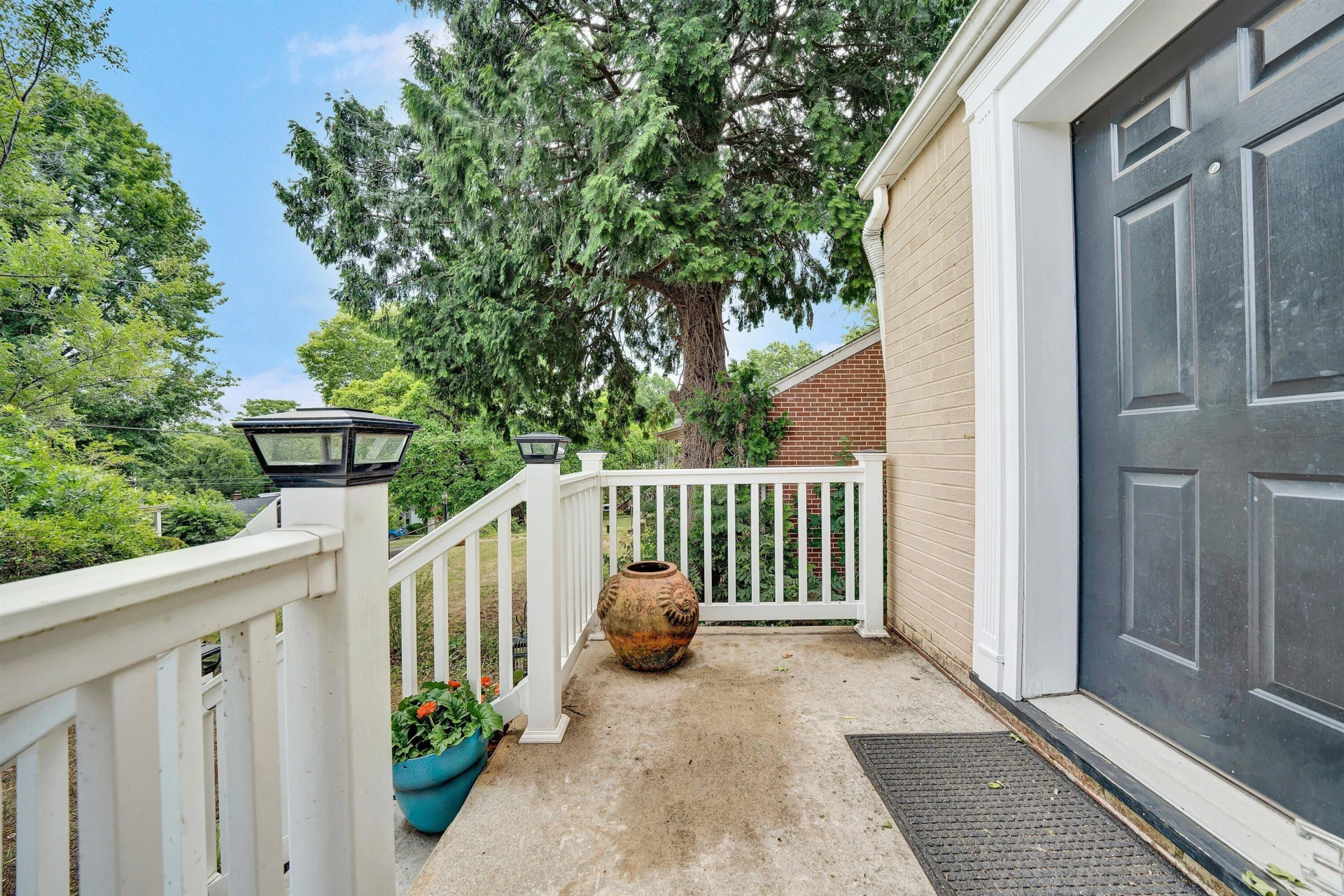 1830 Oxford AVE SW - Photo 5