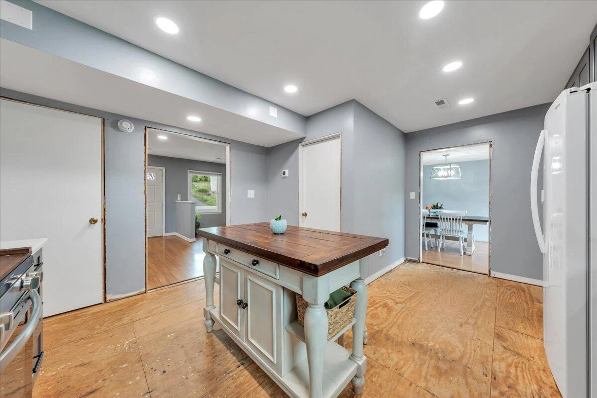 8141 Ashton LN - Photo 11