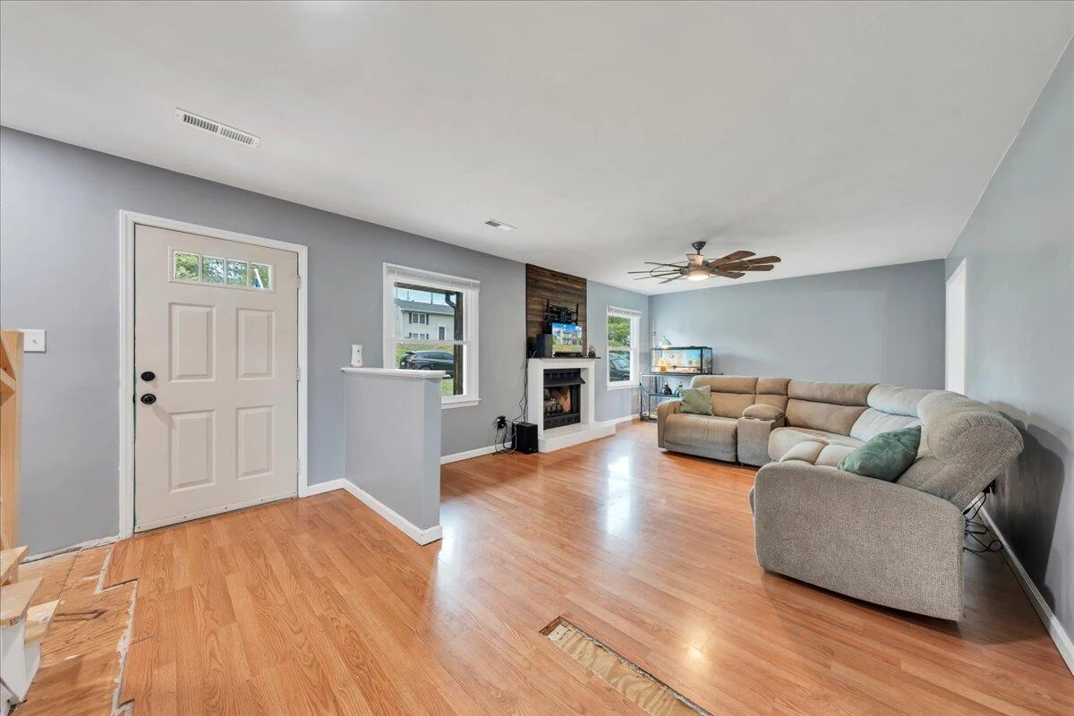 8141 Ashton LN - Photo 4