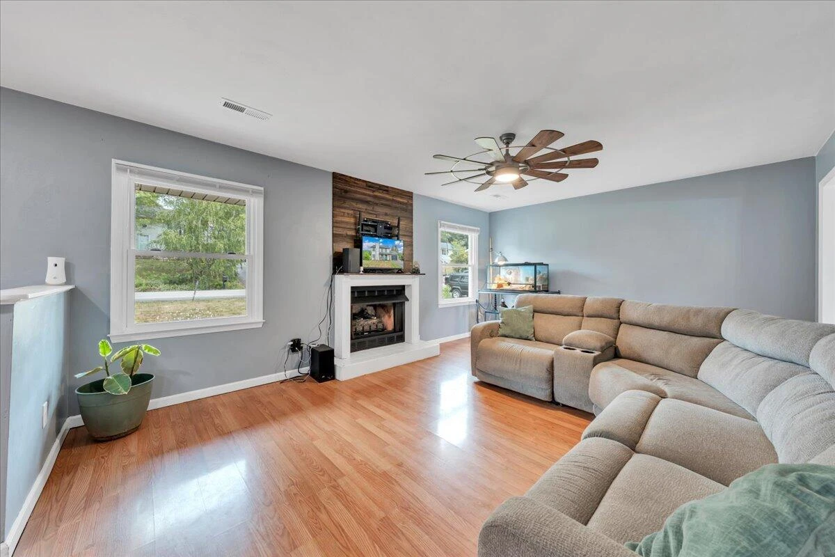 8141 Ashton LN - Photo 5