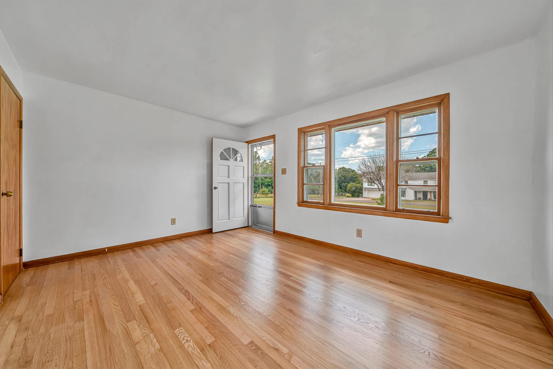 1366 Ashpone Tavern RD - Photo 2