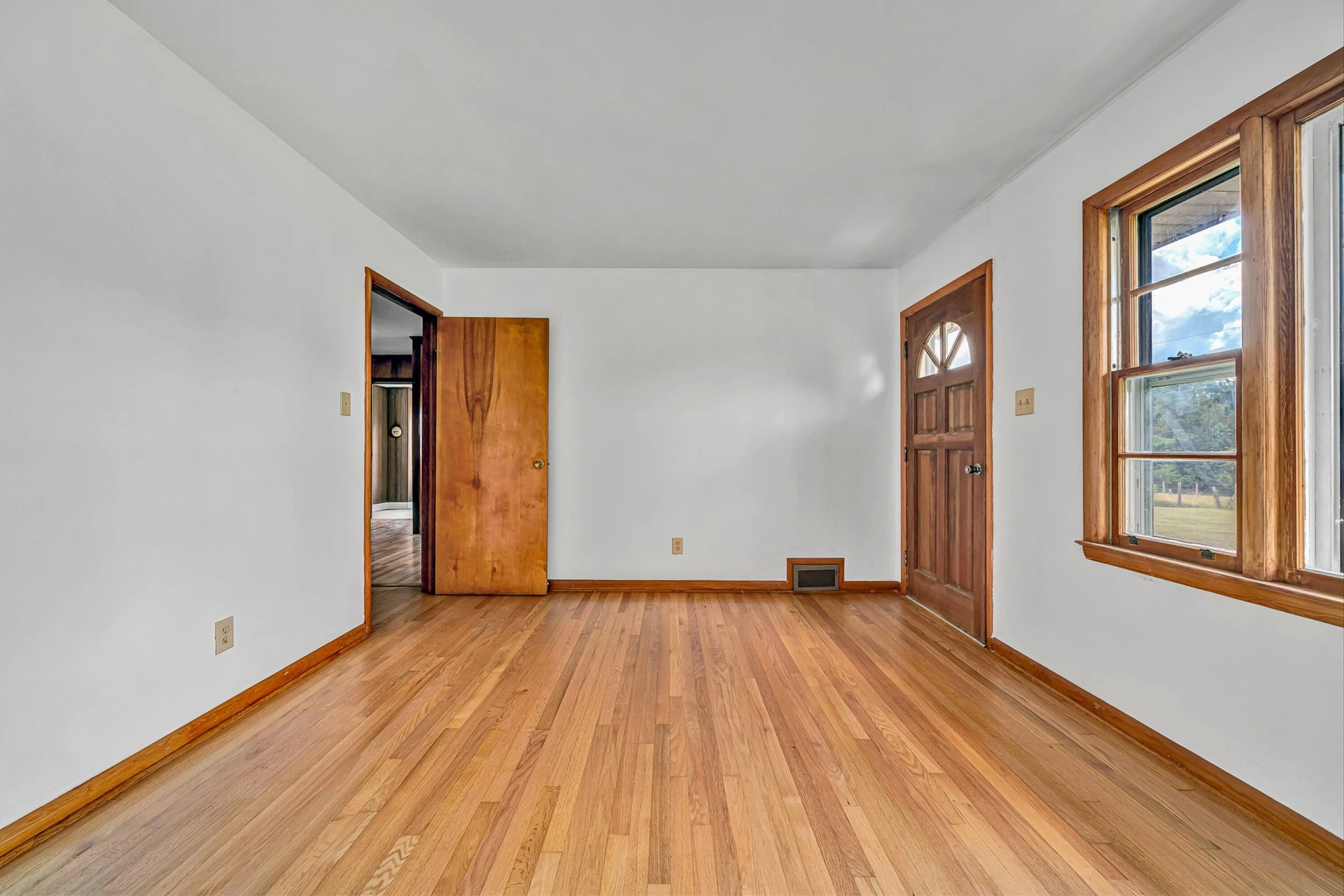 1366 Ashpone Tavern RD - Photo 3