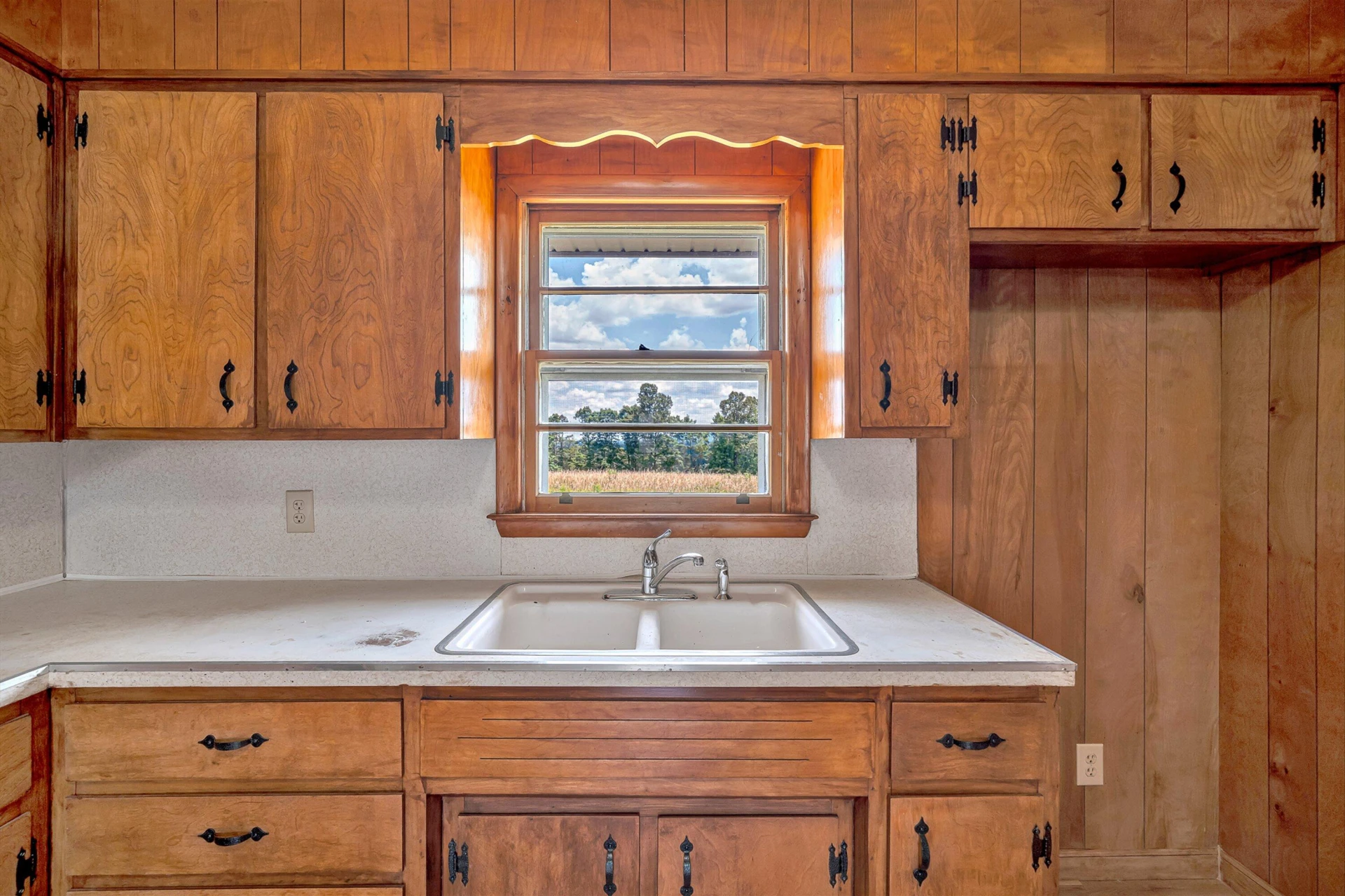 1366 Ashpone Tavern RD - Photo 8