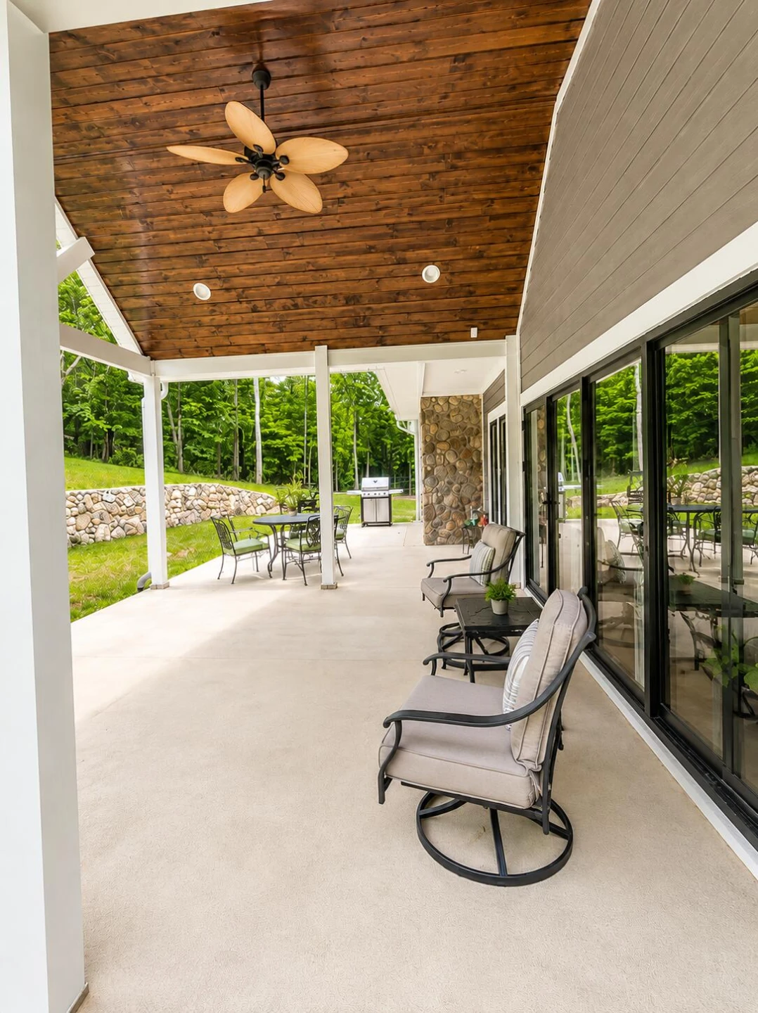 1206 Terrace DR - Photo 8