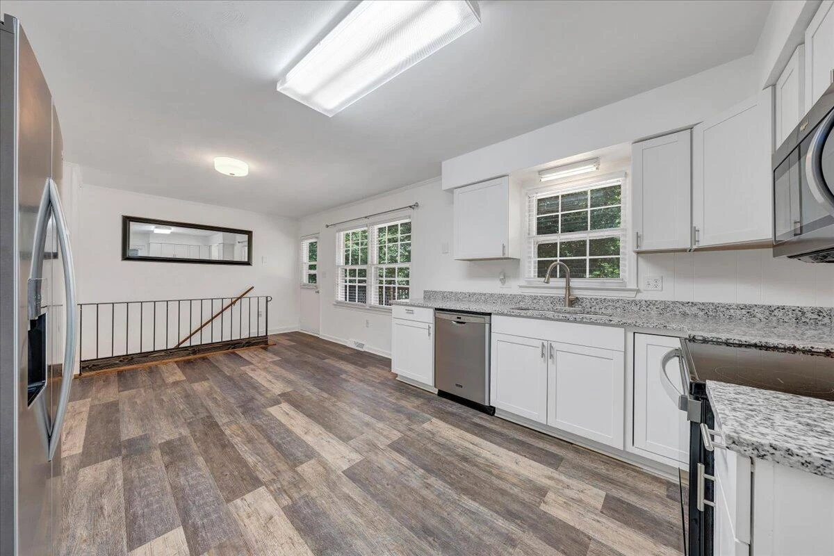 3439 Meadowlark RD - Photo 12