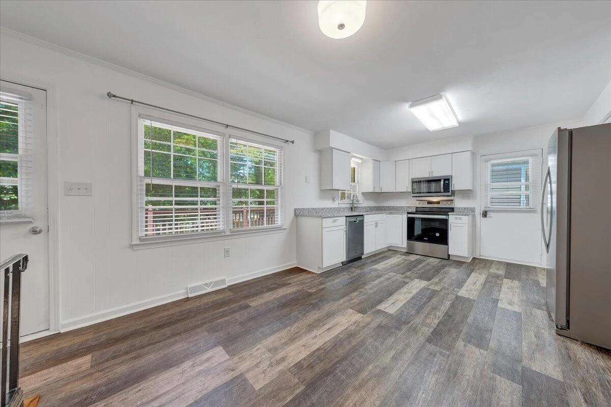 3439 Meadowlark RD - Photo 8