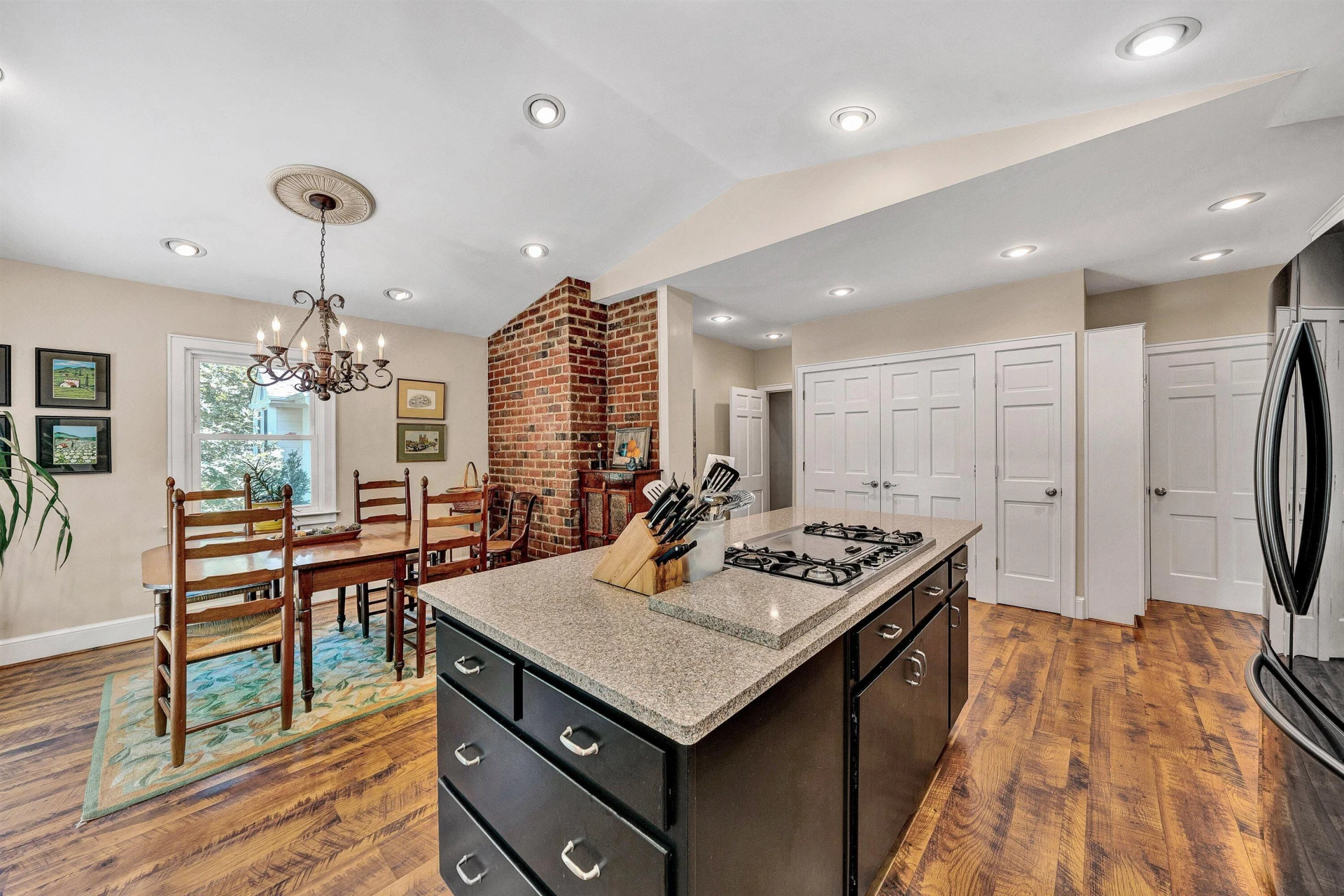 2130 Deyerle RD SW - Photo 17