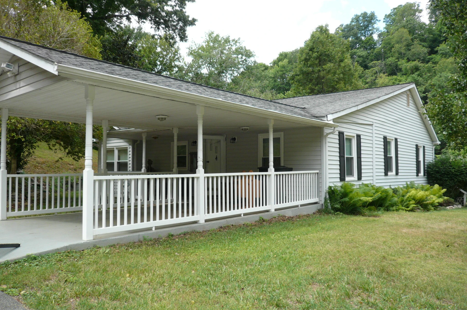7330 Cove Hollow RD - Photo 2