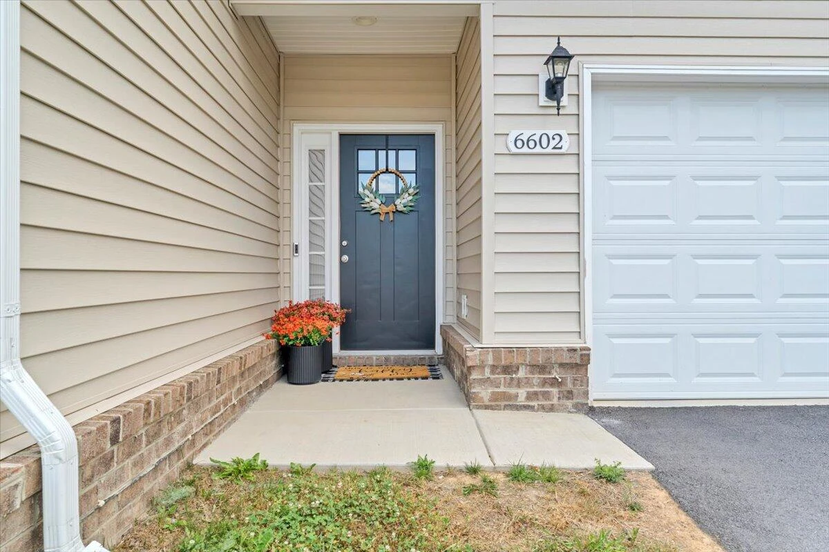 6602 Jojo LN - Photo 2