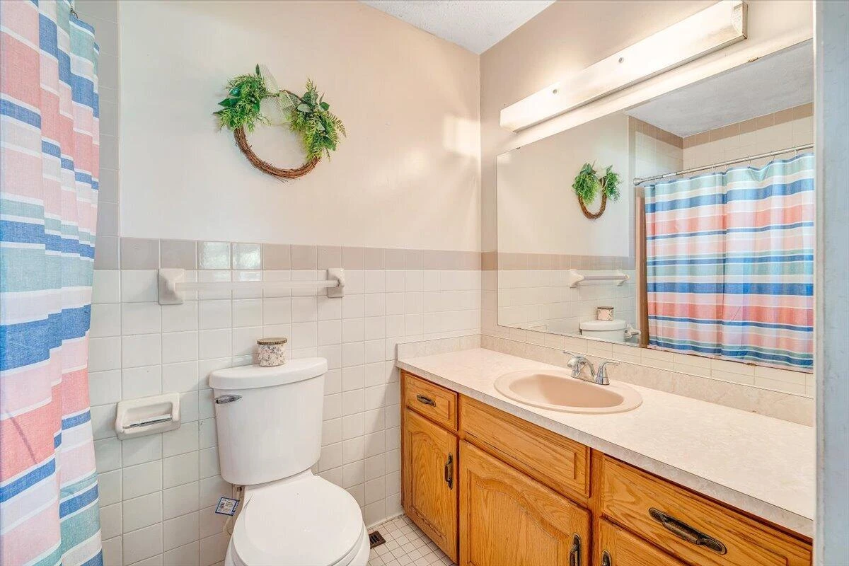 1097 Meadowbrook DR - Photo 15