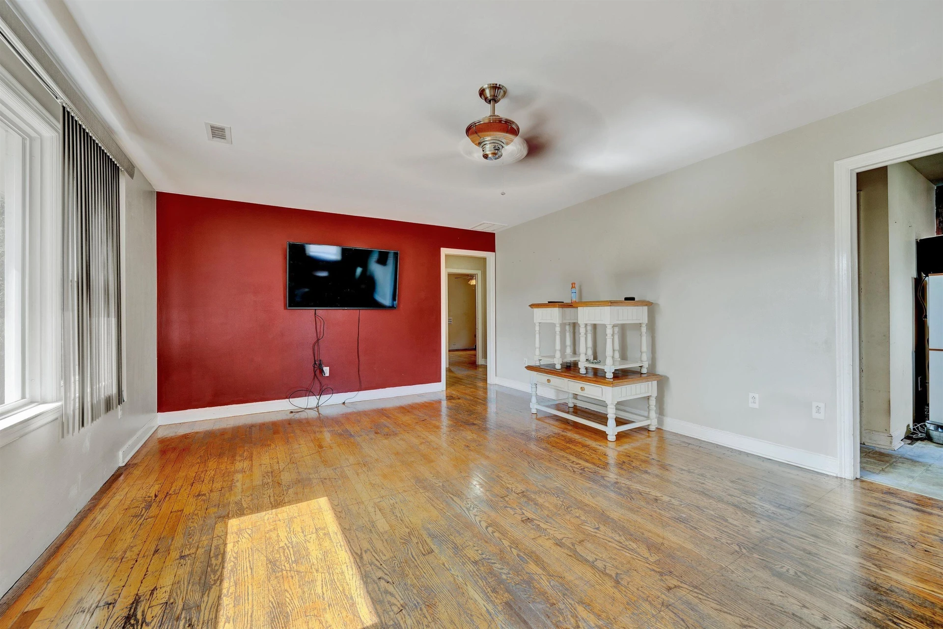 5539 Darby RD - Photo 4