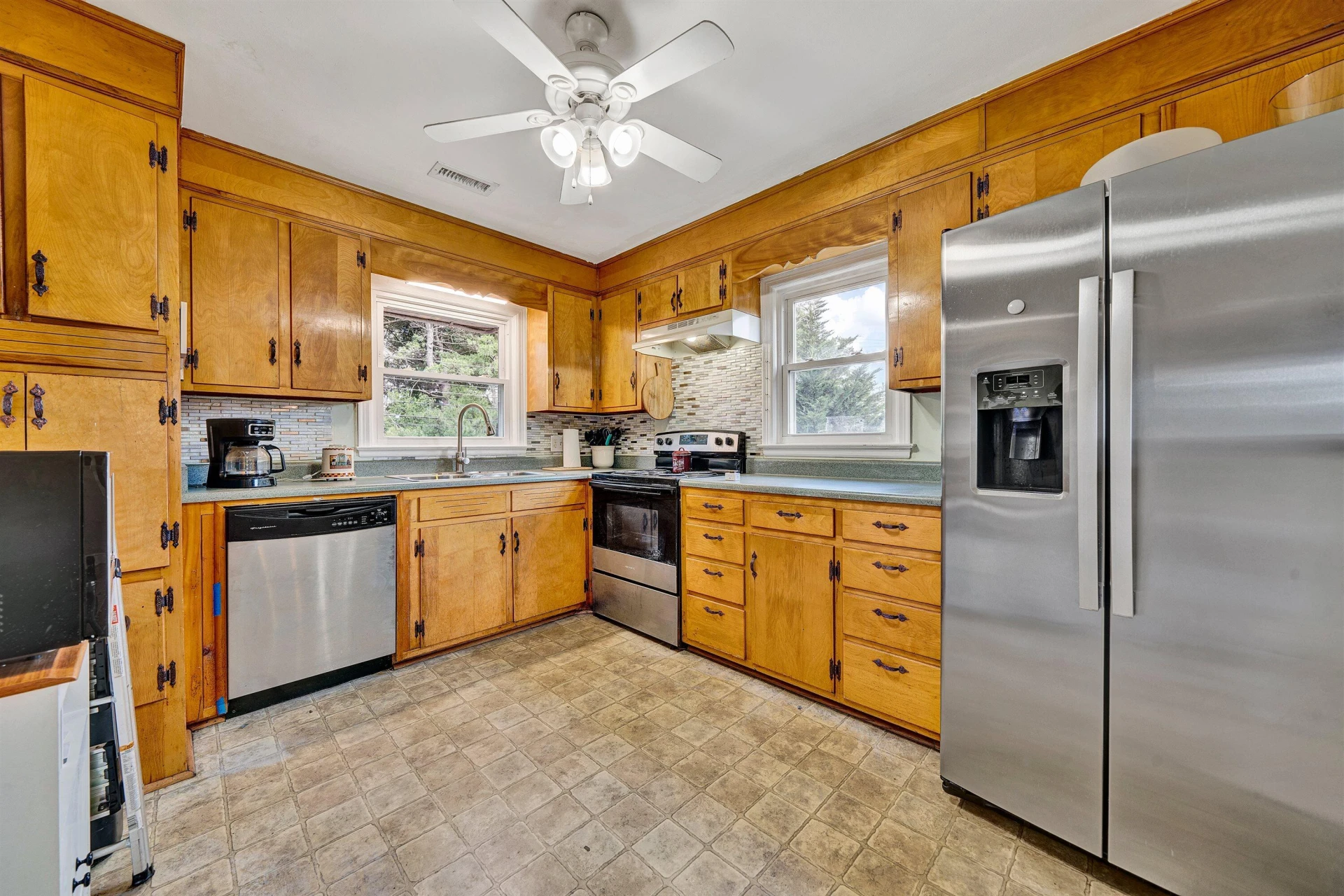 5539 Darby RD - Photo 6