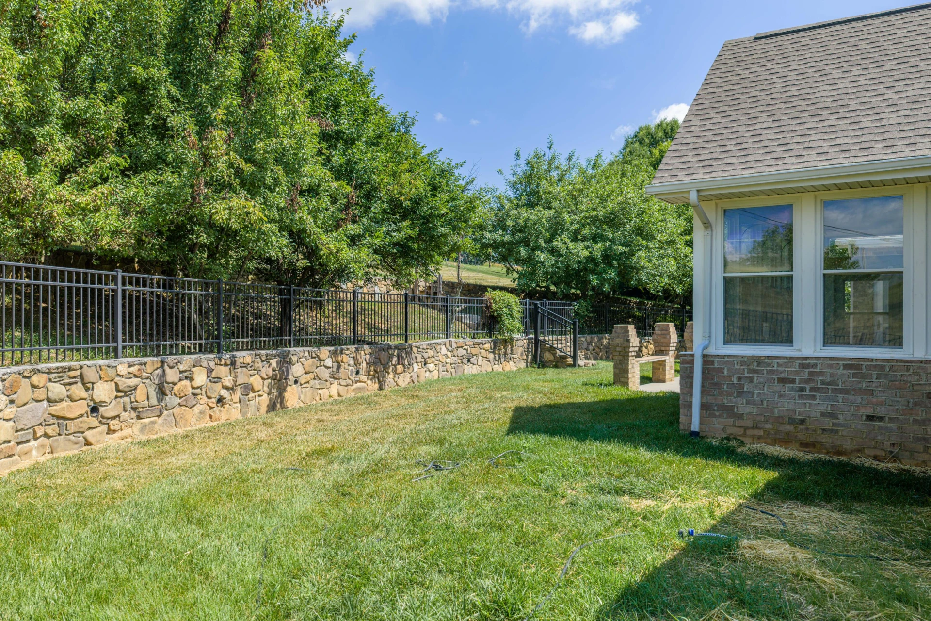 75 Walnut Manor DR - Photo 9
