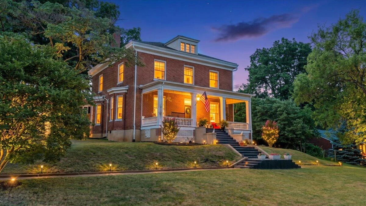 110 Green ST