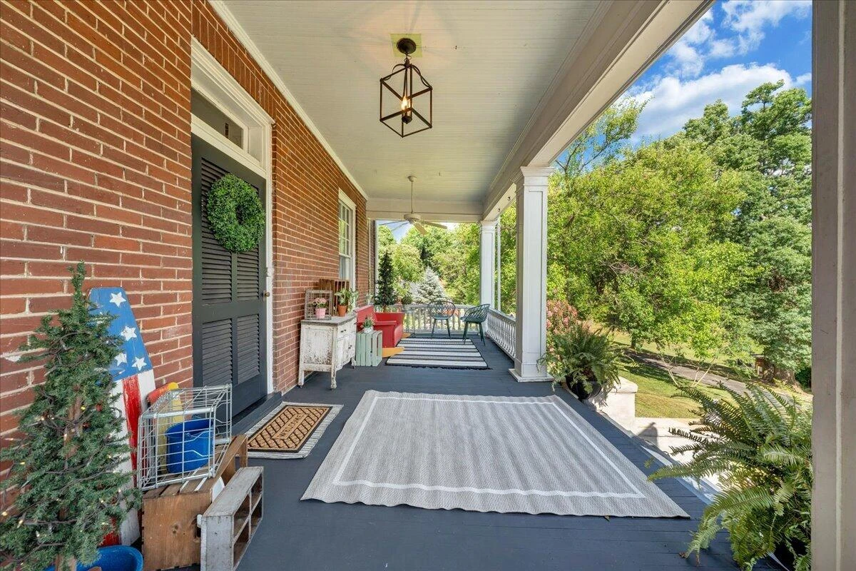 110 Green ST - Photo 10
