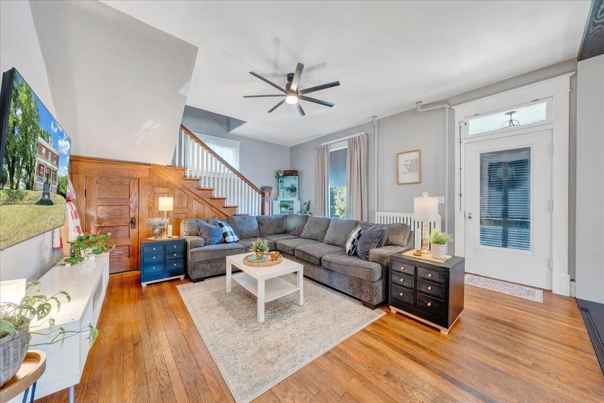 110 Green ST - Photo 12